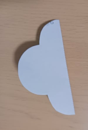 ダイソーの切り絵折り紙の写真