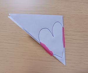 輪になる切り紙の作り方写真