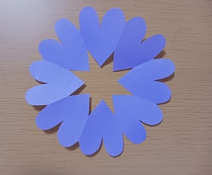 輪になる切り紙の作り方写真