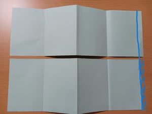 色画用紙で簡単にできるアルバムの作り方画像