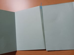 色画用紙で簡単にできるアルバムの作り方画像
