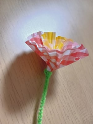 お弁当のおかずカップで作るお花の作り方解説写真