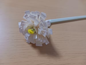 紙皿で作るお花の作り方解説写真