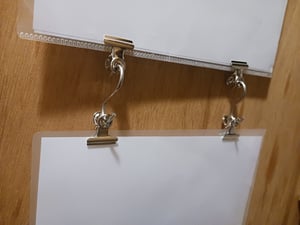 クリップとS字フックを使って連結している部分の寄りの写真