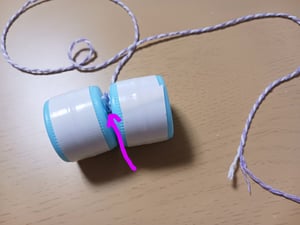 キャップを使ったヨーヨー作りの作り方工程写真