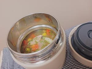 スープが入ったスープジャーの写真