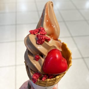 ピエールマルコリーニのソフトクリームフランボワーズの写真