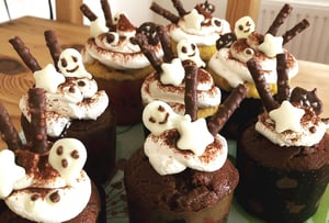 ハロウィンデコカップケーキの写真