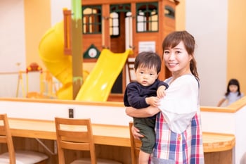 保育士とお子さん