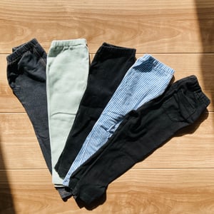入園準備の洋服の写真