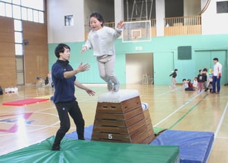 14.跳び箱ジャンプ