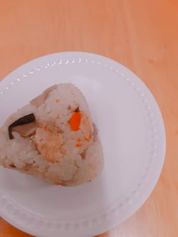 鮭缶ときのこの炊き込みご飯