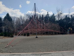 札幌市清田区の平岡公園の遊具写真