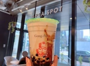 4PLAに入るゴン茶の写真