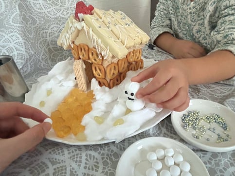 c6e44fba-d63a-4f51-b41b-e1293fd66184