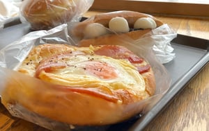 どんぐりのパンの写真