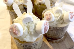 イースターをイメージしたカップケーキの写真