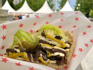 札幌YOSAKOIソーラン祭り北のふーどパークエゾシカバーガー