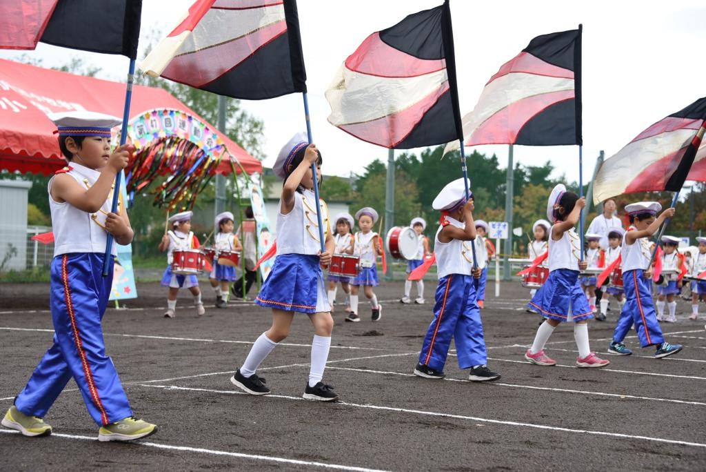 駒沢幼稚園園児の鼓笛活動の様子